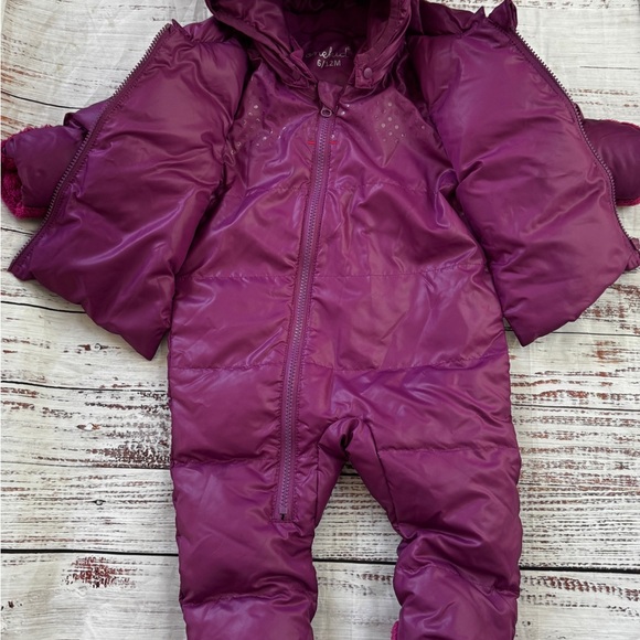Onekid CAR SEAT SAFETY INFANT ROAD COAT® SNOW SUIT - PLUM 6-12 Months Down Fill - Picture 3 of 6